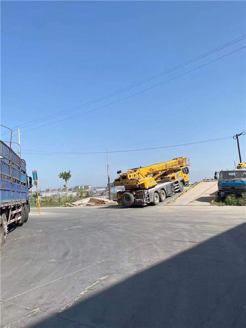 库车市25吨吊车的租赁价格大概是多少？