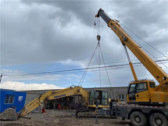 库车市25吨吊车的工作半径是多少？