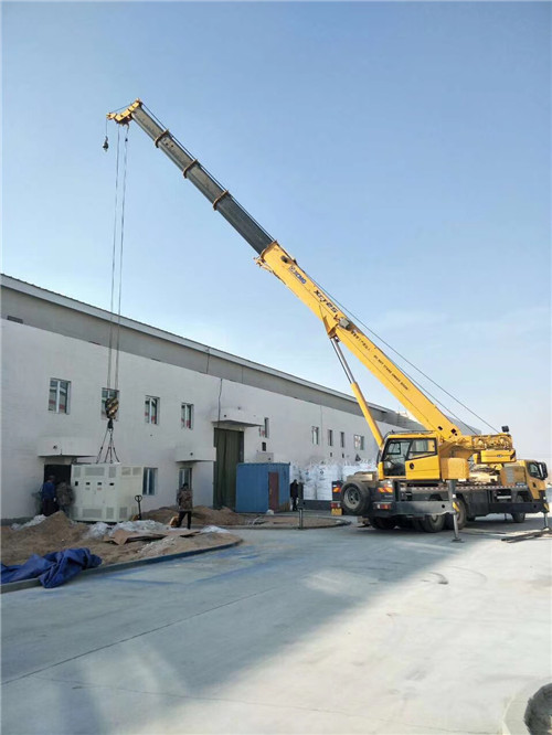 库车市“超载就喊停”—— 吊车的 “重量保镖” 技术