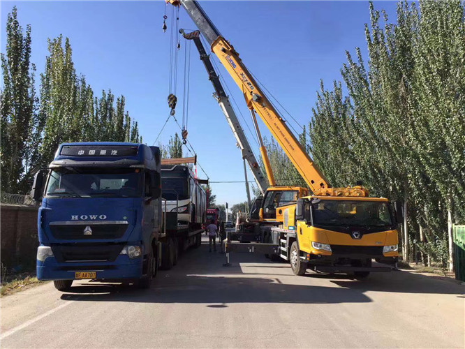 库车市“省油又稳当”—— 吊车的 “智能节能” 技术